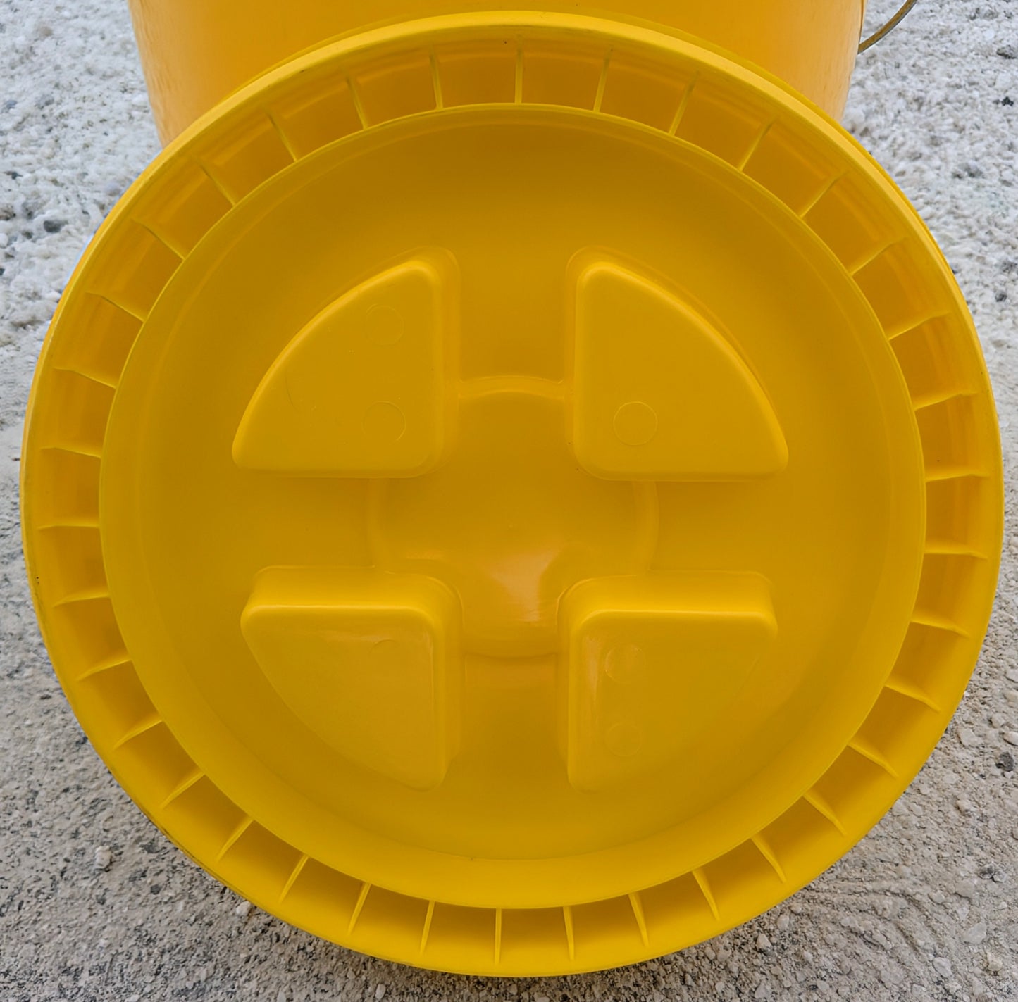 Screw Top Lid (twist on/off) for 5-Gallon Bucket