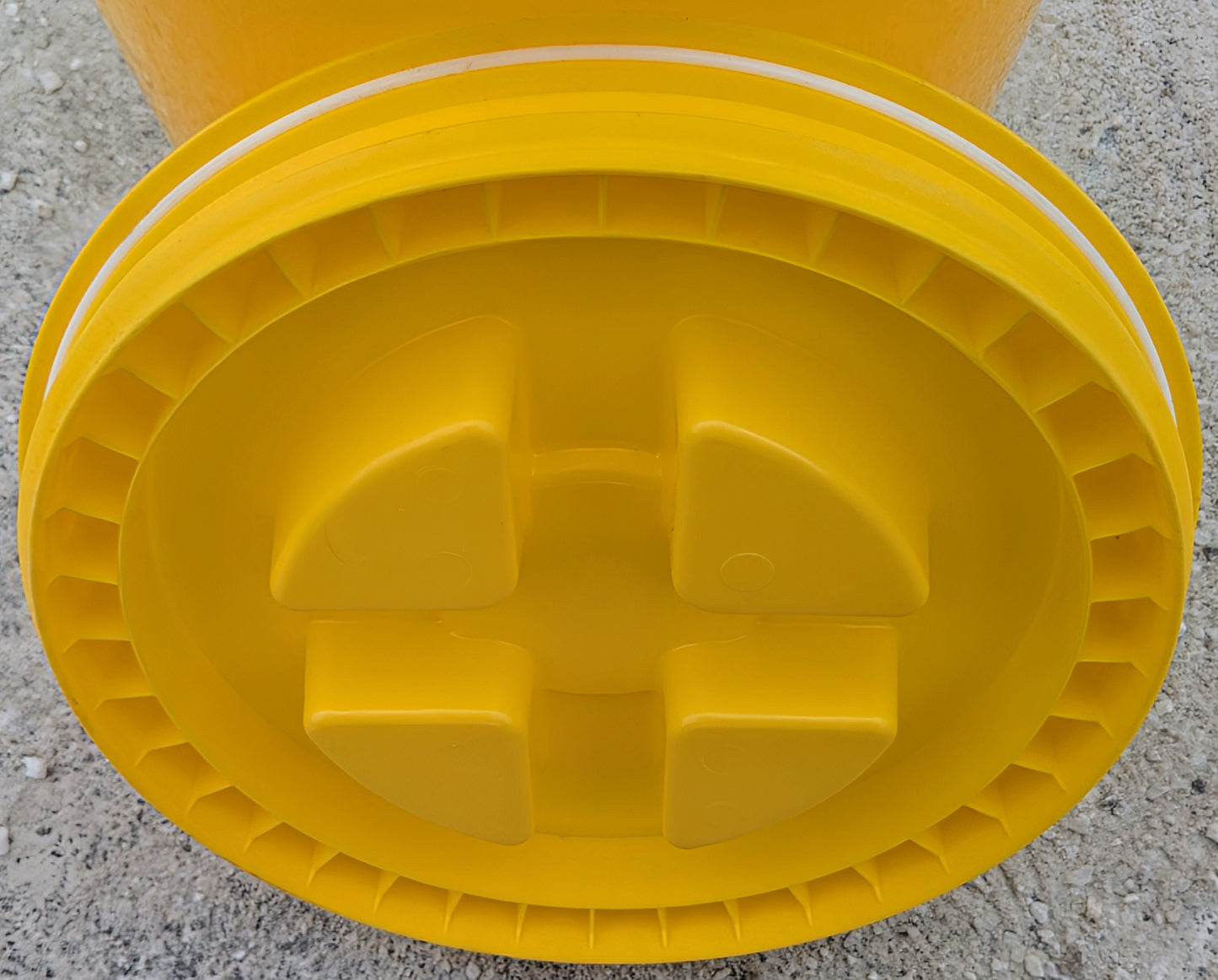 Screw Top Lid (twist on/off) for 5-Gallon Bucket