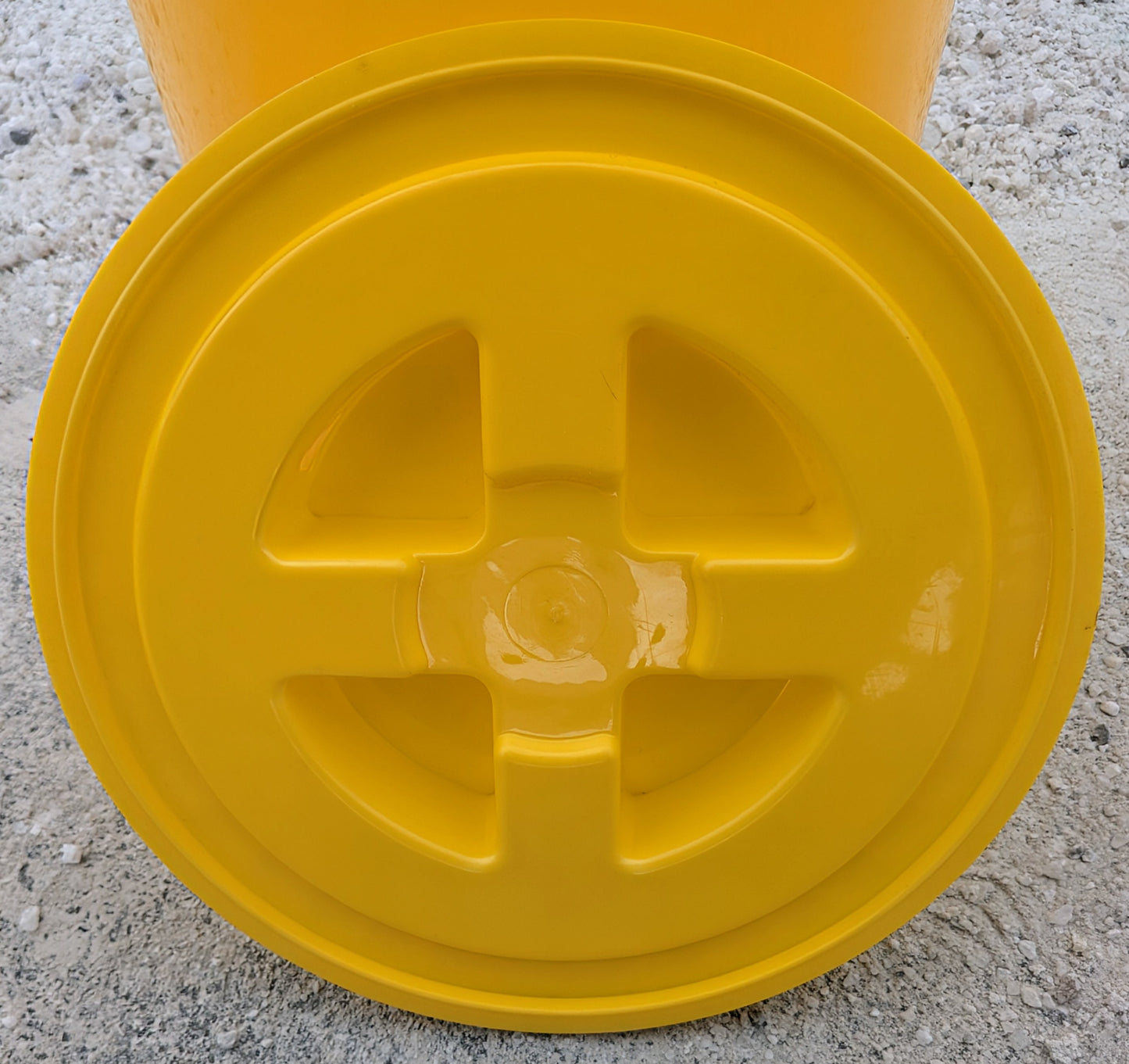 Screw Top Lid (twist on/off) for 5-Gallon Bucket